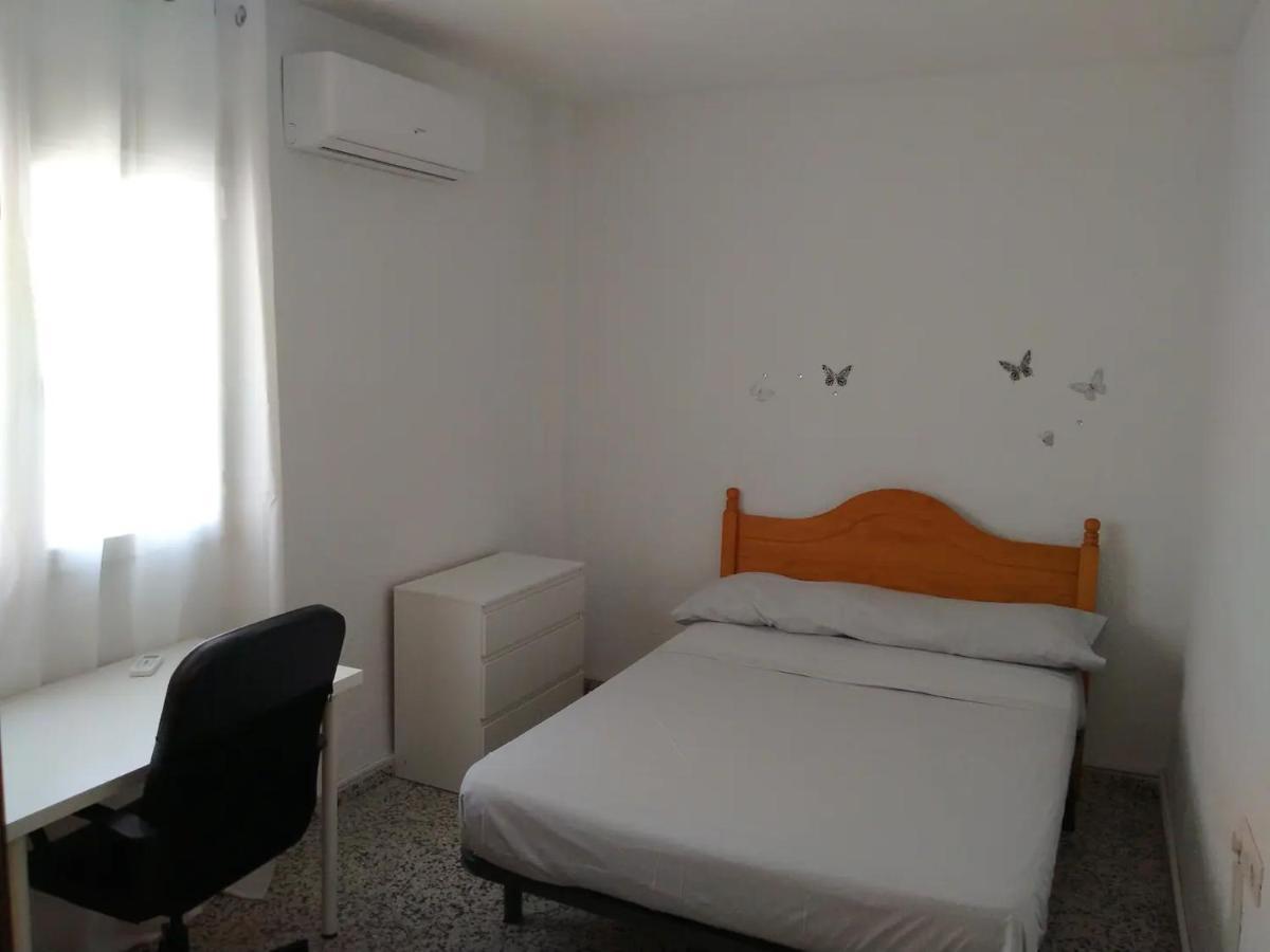 Apartamento 3 Dormitorios Frente A Hospital De Traumatologia กรานาดา ภายนอก รูปภาพ